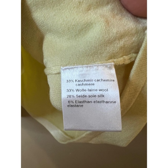 Akris Punto Yellow Floral Appliqué Sleeveless Top Soft Knit Womens Size Small - Picture 5 of 7